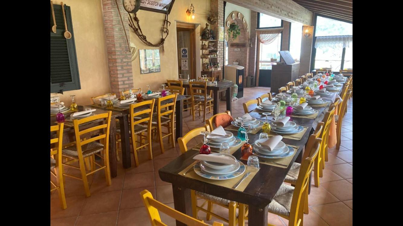 Agriturismo La Taverna Del Nonno 보르조나사 외부 사진