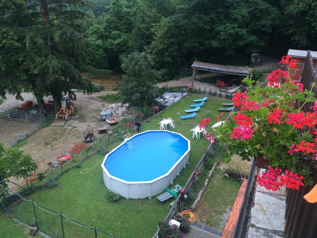 Agriturismo La Taverna Del Nonno 보르조나사 외부 사진