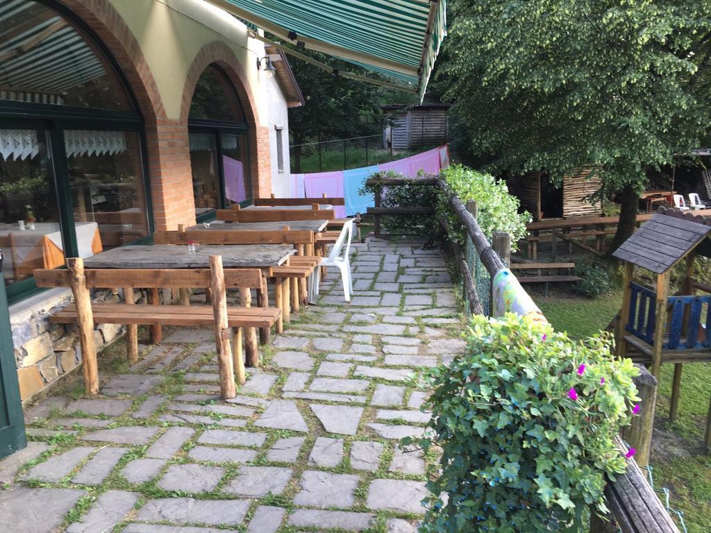 Agriturismo La Taverna Del Nonno 보르조나사 외부 사진
