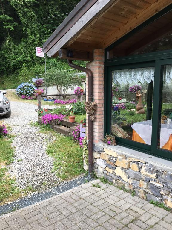 Agriturismo La Taverna Del Nonno 보르조나사 외부 사진